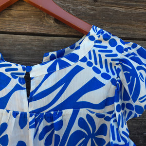 GiGio - Blue and White Flutter Sleeve Blouse