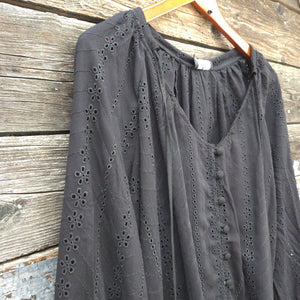 Angie - Eyelet Top - Black