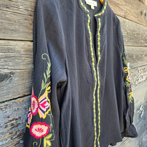 Vine & Love - Black Embroidered Blouse
