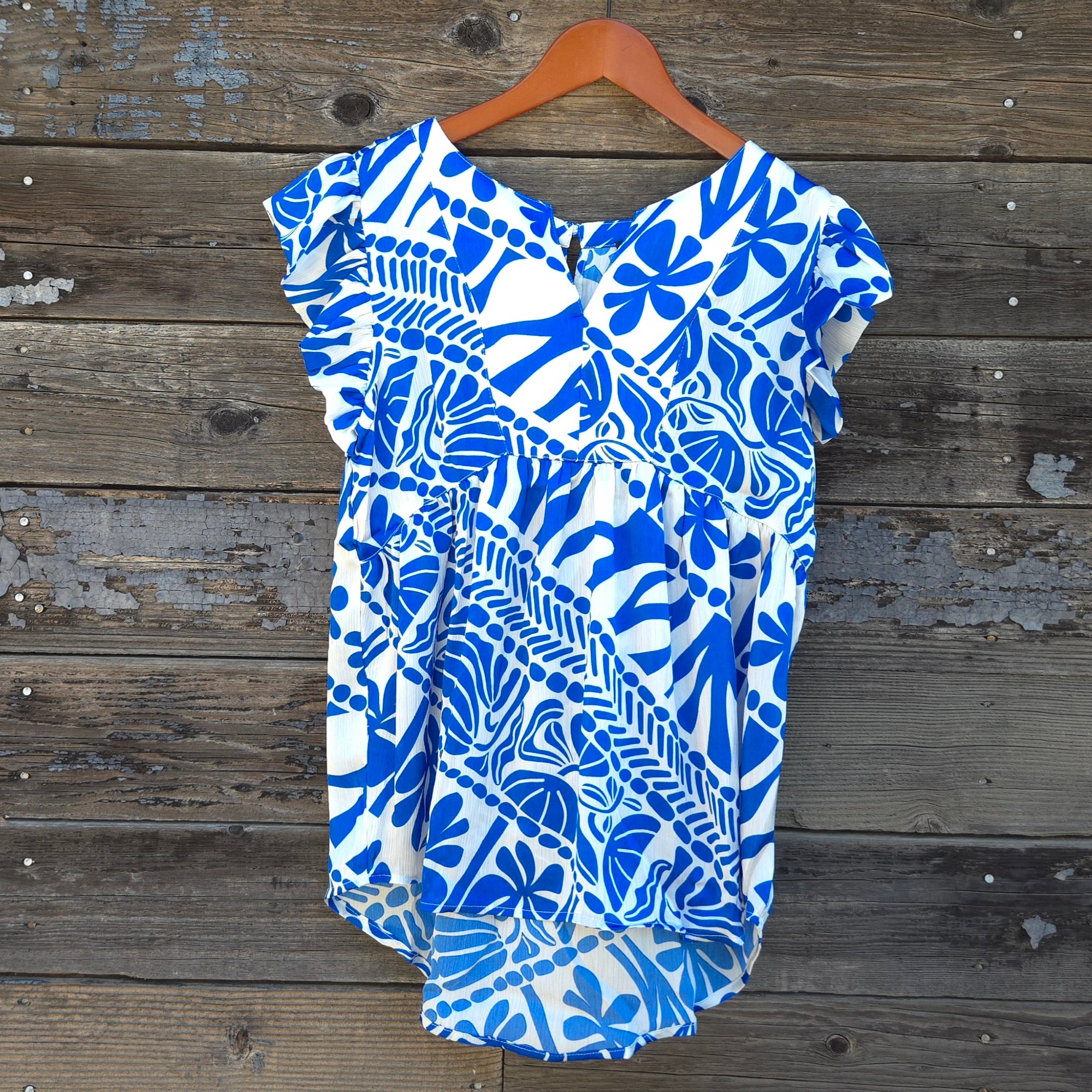 GiGio - Blue and White Flutter Sleeve Blouse